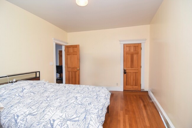 96 St Paul St Unit 3