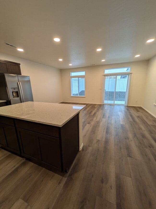 Photo - 3 Bedroom 2.5 Bathroom Townhome