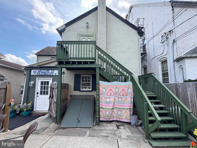 Photo - 135 N Main St