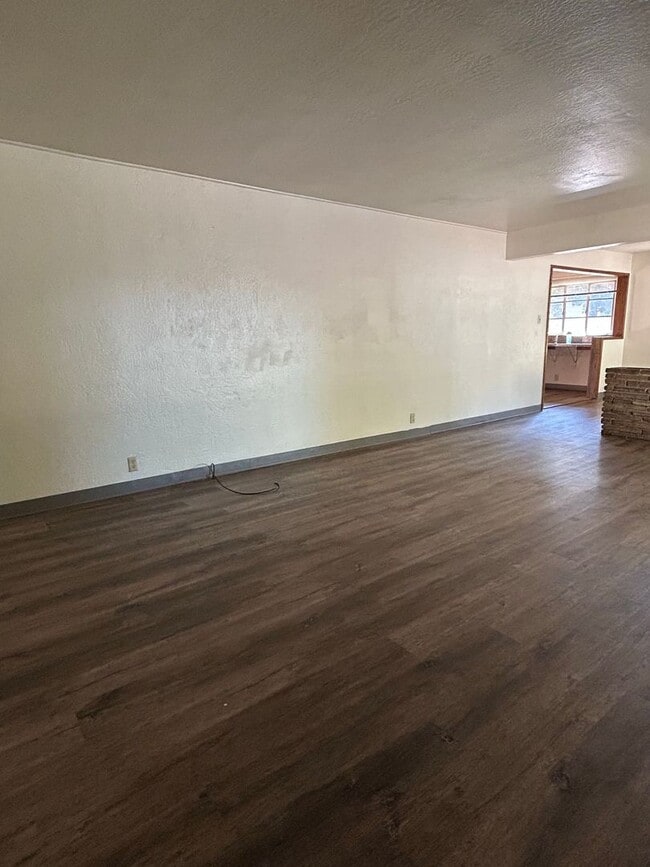 Photo - 1020 Warner St