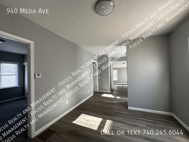 Photo - 940 Meda Ave