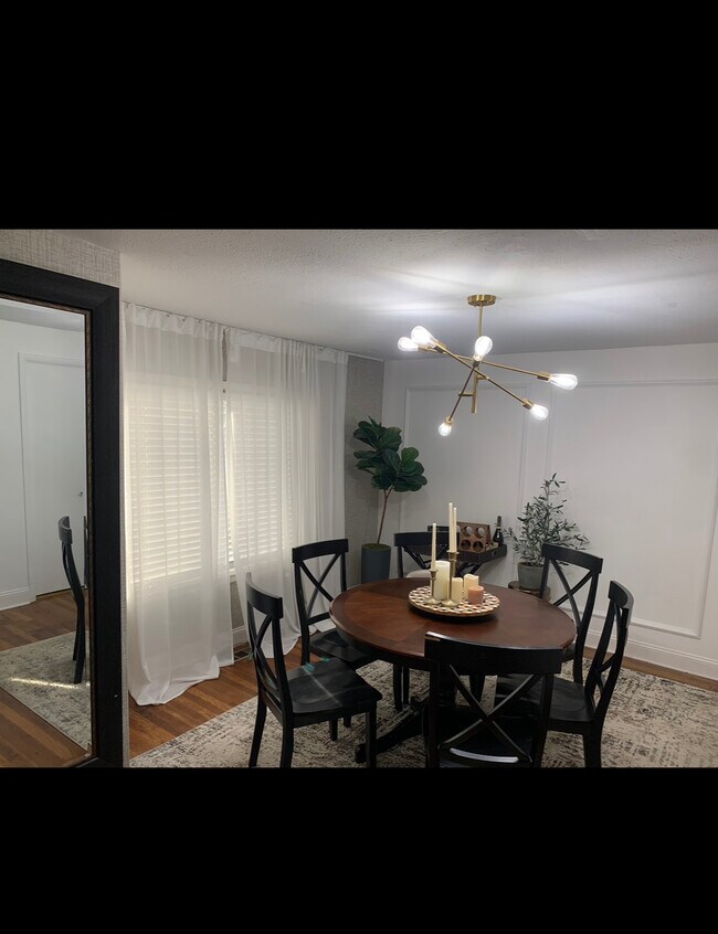 Photo - 2513 Henderson Rd