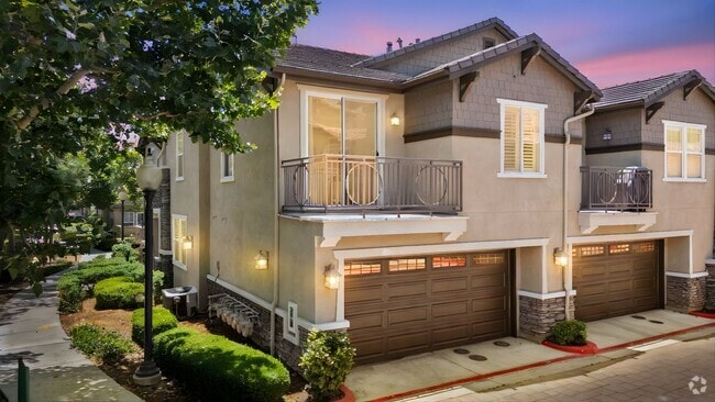 Building Photo - Quiet Home with Stunning Mountain Views