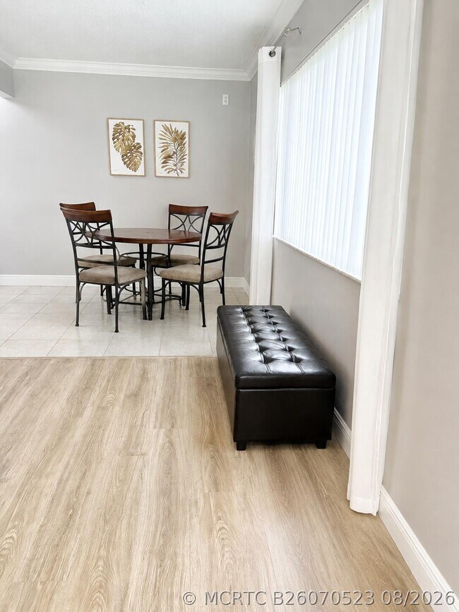 405 Meadows Cir Unit 405