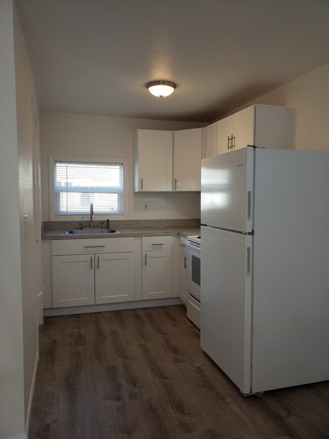 Photo - 3224 SE Rockwood St Apartments Unit 3224