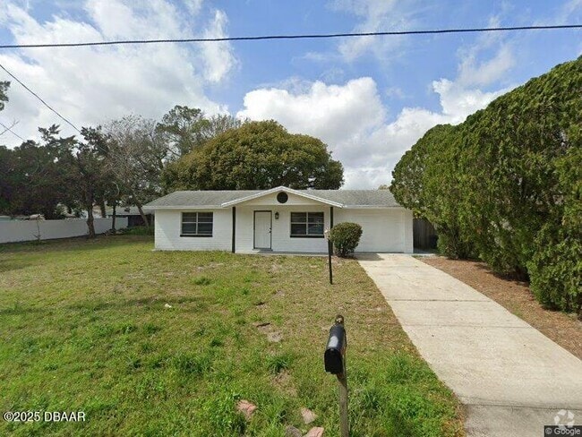 Building Photo - 1003 2nd St Rental