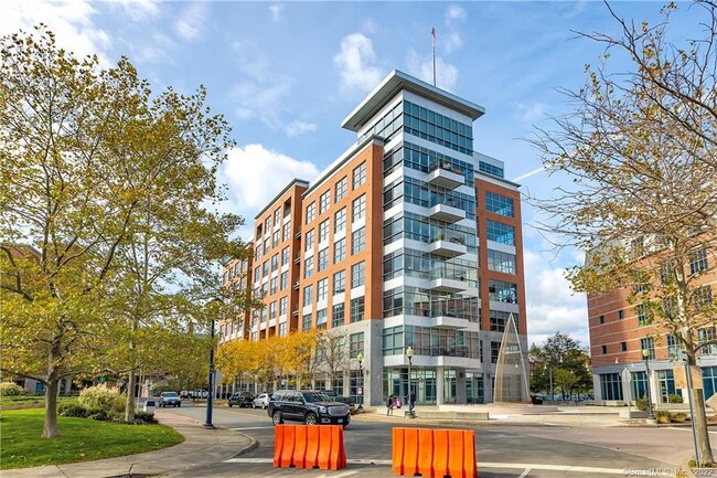 Building Photo - 33 N Water St Unit 607