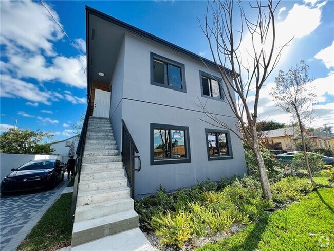 Building Photo - 1704 NW 69th Ter Rental
