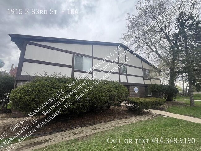 Building Photo - 1915 S 83rd St Unit 104