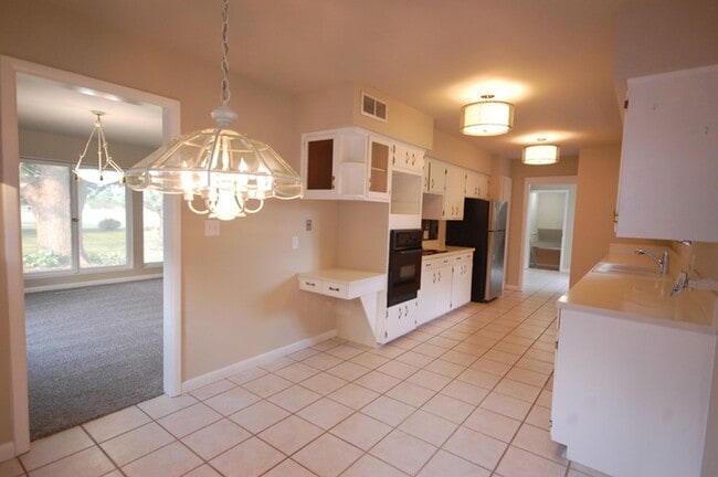 Photo - 3 Bedroom 2 Bathroom 2 Stall Attached Garage - Boone Iowa