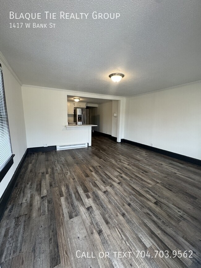 Photo - 1417 W Bank St
