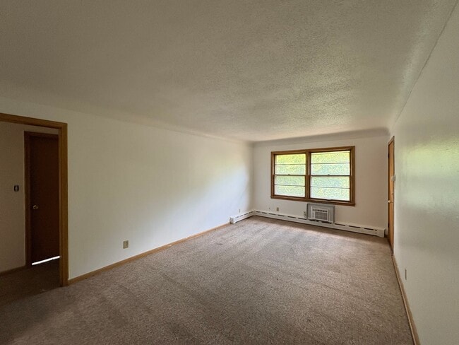 644 Sherwood Ave Unit 3