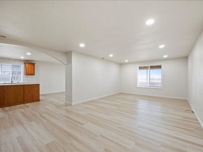 Photo - 7912 Quadra Dr