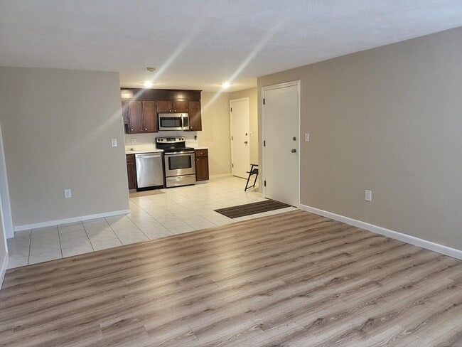 Photo - 1 Hallmark Gdns Unit 1