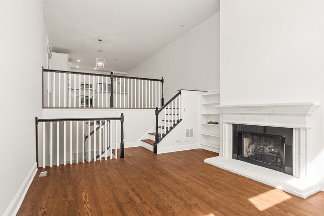 Photo - 3928 N Greenview Ave Unit 1