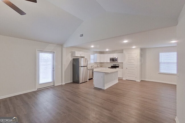 Photo - 114 Western Red Cedar Dr
