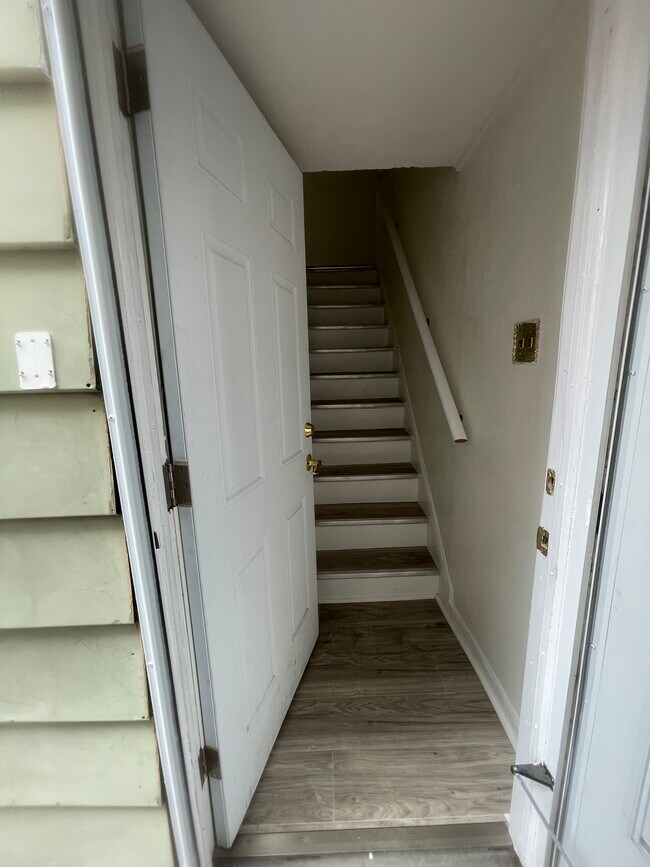 Photo - 206 Woodlawn Ave Unidad 2