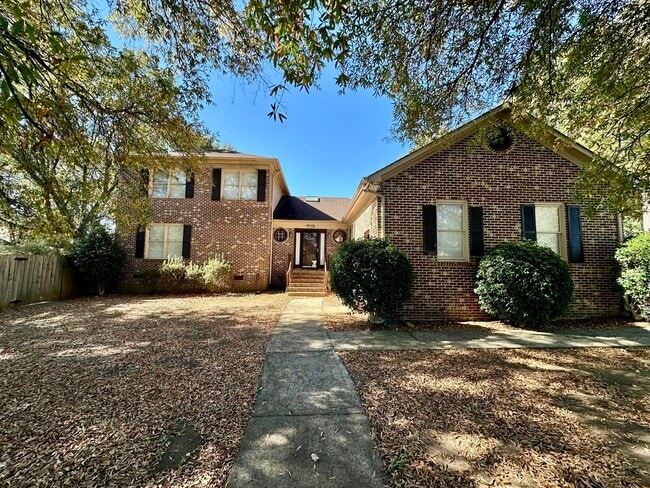 Building Photo - 5600 Carmel Rd