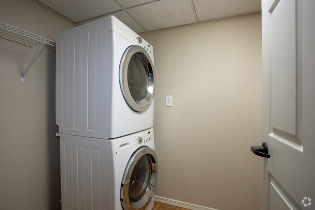 1HAB, 1BA - 831 ft²