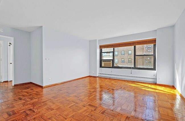 Photo - 21-80-80 33rd Rd Unidad 9C