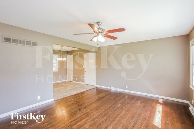 Photo - 8700 E 87th St