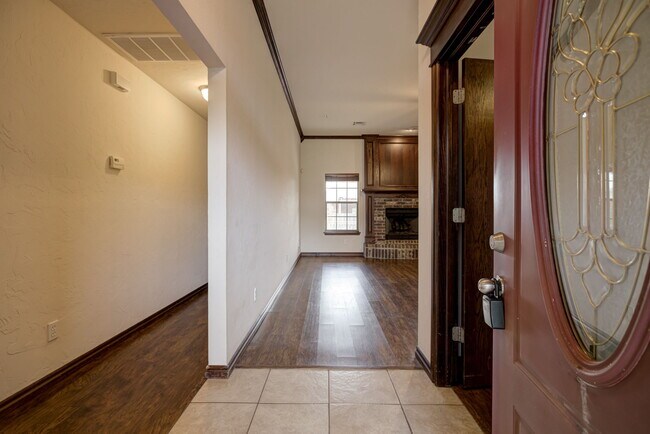 Photo - 509 Finch St