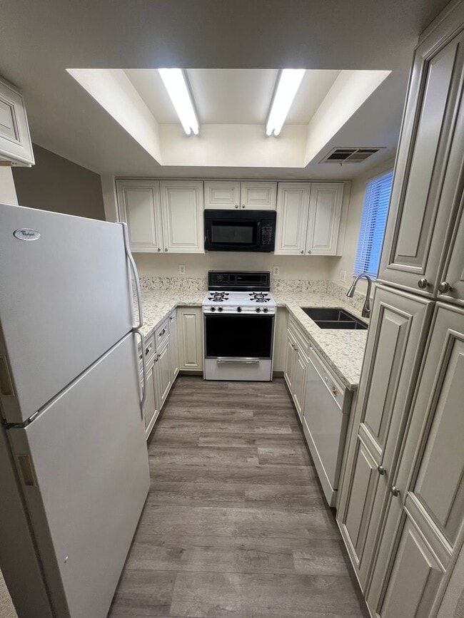 Photo - Remodeled 2 bedroom condo