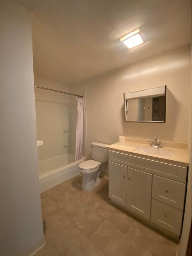 Photo - 300 Smithfield Rd