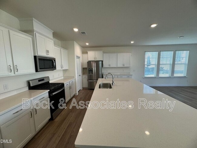Photo - 37 Bluebell St