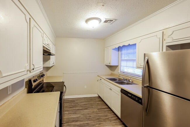 Photo - 323 N Burbank Dr