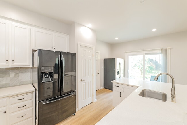 Photo - 139 Gibson Ave