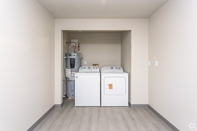 2BR, 1BA - 900SF - Dining Room