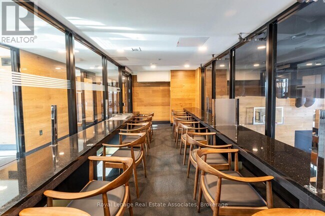 Photo - 145 Columbia St W Unité 1412