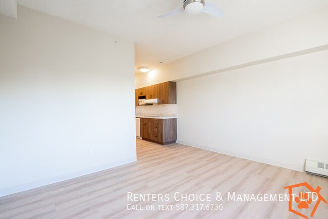 Photo - SENIOR LIVING IN THE EDWARDS,Second Floor Bachelor Suite Across From H