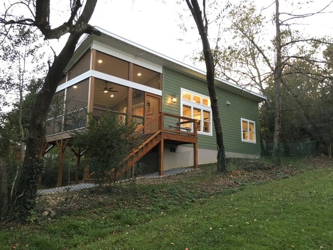 Building Photo - 110 Swannanoa Ave