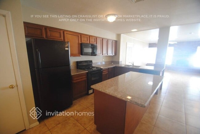 Photo - 656 S Robin Ln