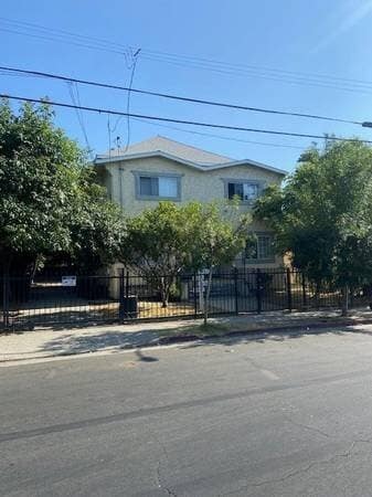 Photo - 1492 W 27th St Apartments