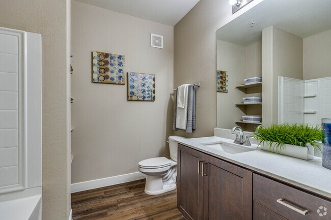 2 BR, 2 BA (La Maison) - 1,068 SF