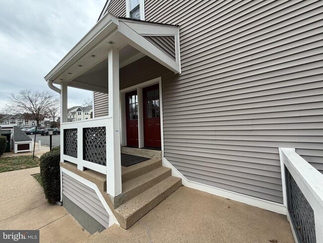 Building Photo - 12926 Grays Pointe Rd Unit 12926B