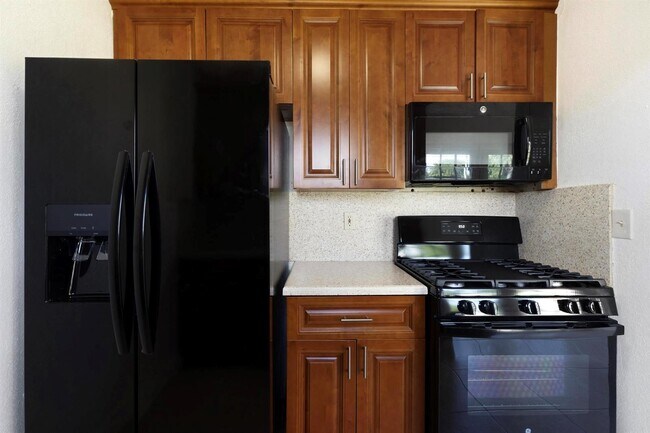 Photo - 585 NW 182nd Ter