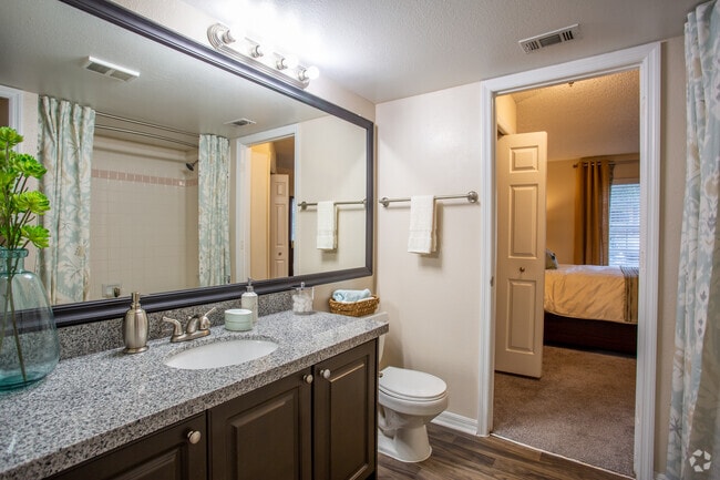 2BR, 2BA - 1,136 SF B3 Martinique - 1st Bathroom
