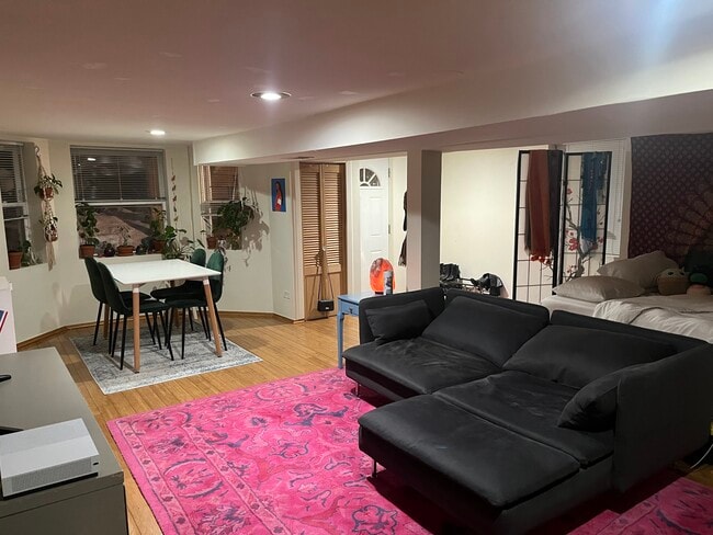 Building Photo - 2941 N Whipple St Unit 2 Rental