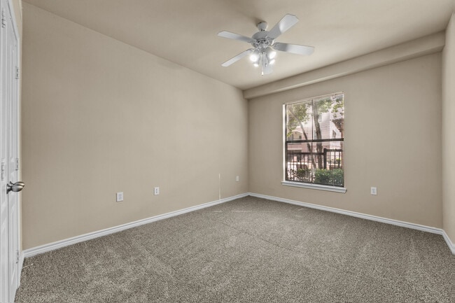 Photo - Plaza At Chase Oaks