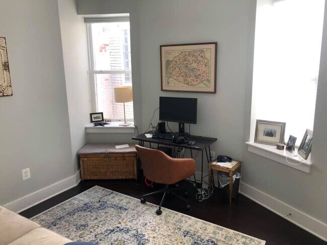 Photo - 1814 N Capitol St NW Unit 303 Unidad 303