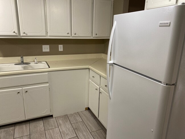 Photo - 29 Woodmont Dr Unit D