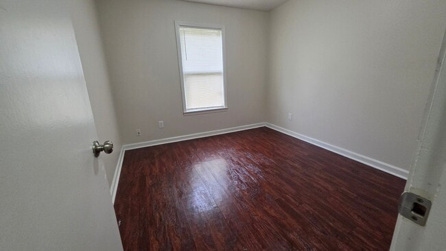 Photo - 613 McWhirter Ave