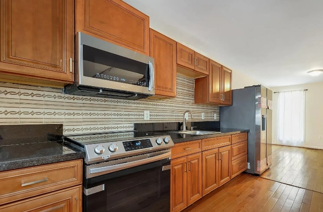 Photo - 123 Parkin St