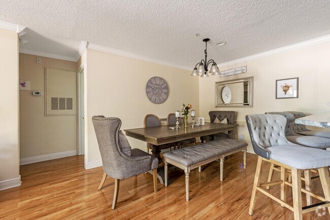 Building Photo - 4040 Crockers Lake Blvd Rental