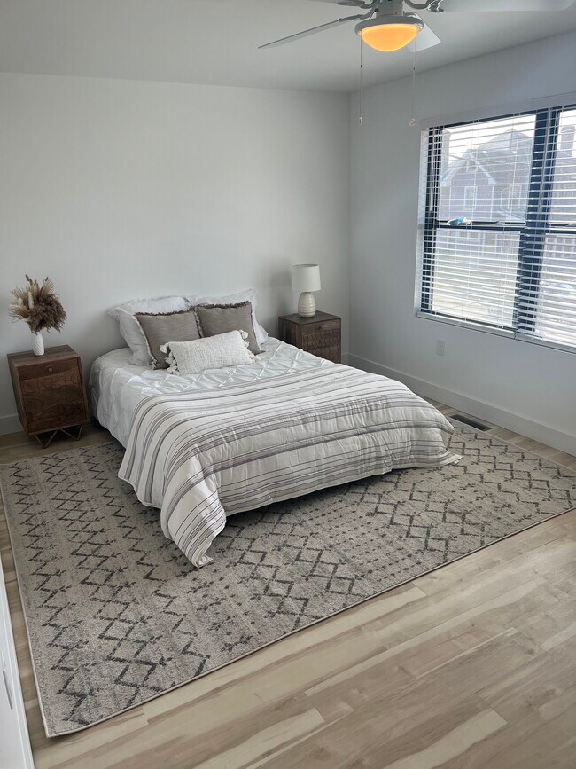 Photo - 1124 Winton Pl