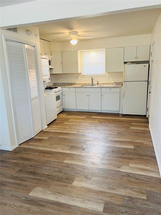 Photo - 1007 W Corbin St